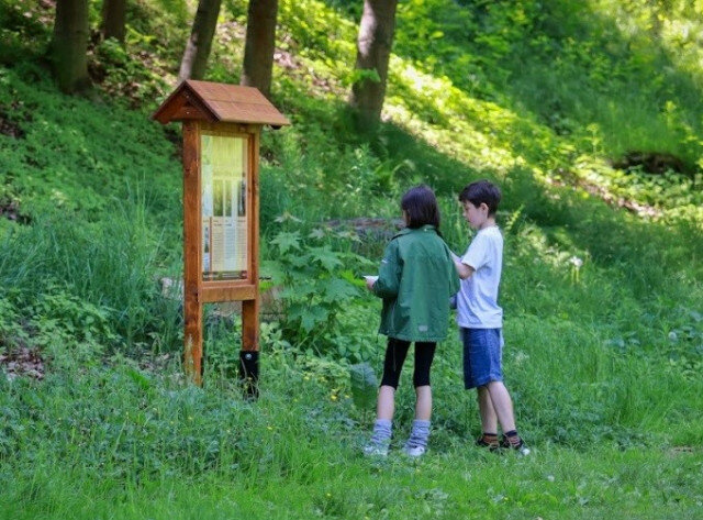 Na trase je umístěno celkem pět informačních tabulí.