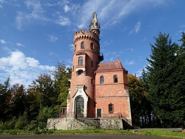 Goethova vyhlídka prochází kompletní rekonstrukcí, dokončena bude v září tohoto roku (archivní snímek před opravami).