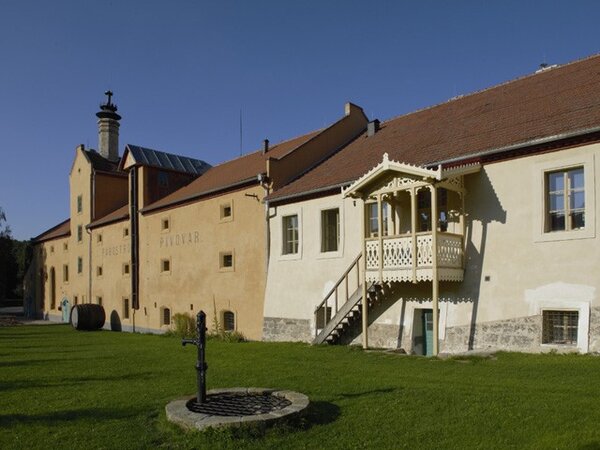 Jeden z dílů dokumentárního seriálu se natáčel také v parostrojním pivovaru v Lobči. 