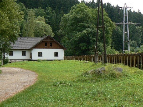 Čeňkova pila – na pravé straně se nachází dřevěný náhon 
