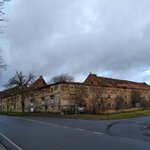 Pohled na areál z komunikace