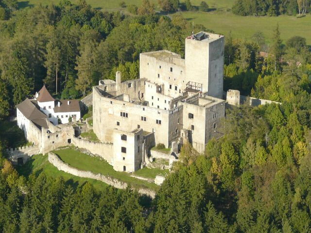 Hrad Landštejn na leteckém snímku
