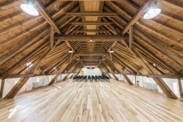 Sál Panského dvora Telč, ve kterém se uskuteční letošní konference PROPAMÁTKY.