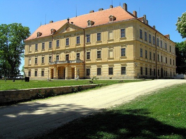 Na zámku v Jemnici by do deseti let mělo vzniknout Evropské vojenské rehabilitační centrum armádního generála Karla Janouška.
