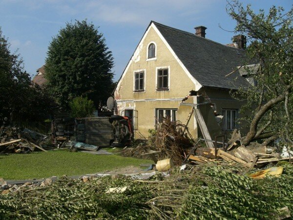 Obec Raspenava dva dny po povodních v roce 2010 (ilustrační foto).