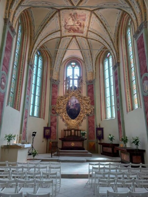 Interiér kostela sv. Jiří ve Velvarech