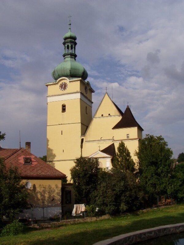 Příkladem úspěšné obnovy jsou také varhany v kostele sv. Prokopa v obci Přepychy.