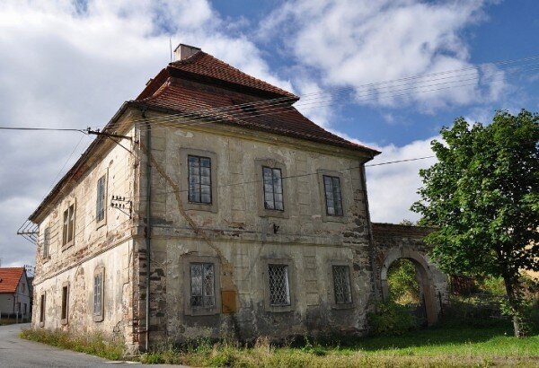 Fara Žebnice je jedním z témat roku 2013.