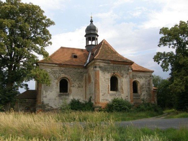Na obnovu kostela sv. Barbory ve Všekarech, o kterou usiluje Občanské sdružení Syndicus Hereditas, je potřeba 15 milionů korun.  