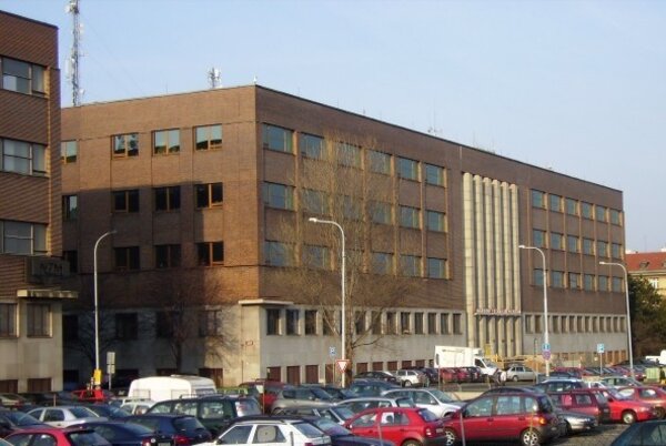 V zrekonstruované hlavní budově Národního technického muzea nalezneme 12 expozic, z toho 4 nové – Interkamera, Technika hrou s výstavou Top Secret, Hutnictví a Hornictví. 