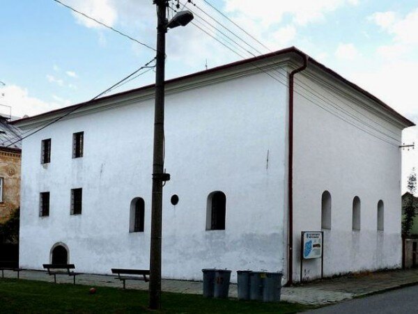 Šachovu synagogu spravuje Městské kulturní středisko v Holešově.