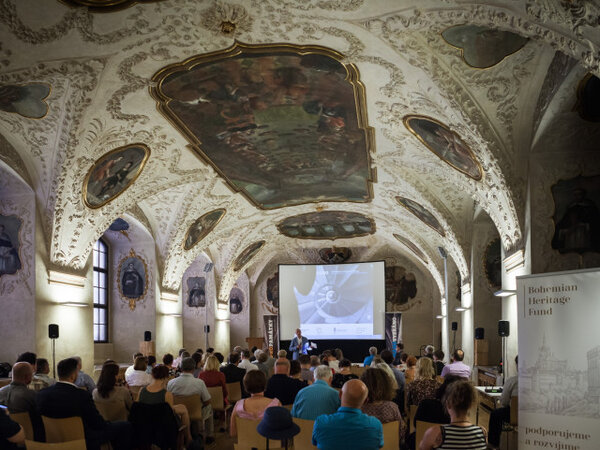 Konference MÁME VYBRÁNO se pravidelně koná v dominikánském klášteře v Praze.