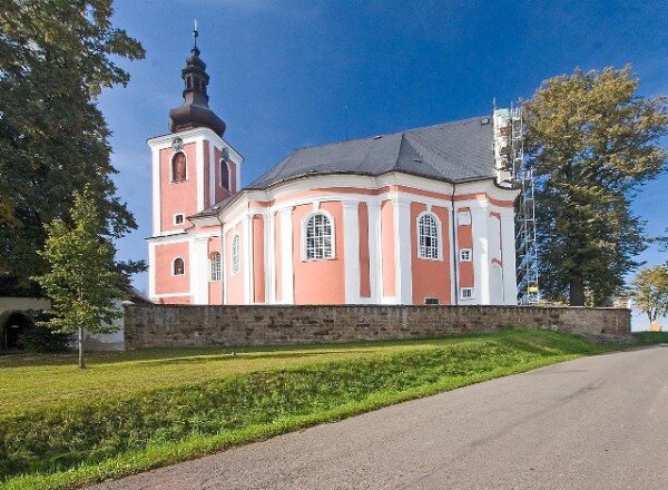Kostel sv. Máří Magdalény v Božanově se začal stavět v roce 1709 a dokončen byl v roce 1743.