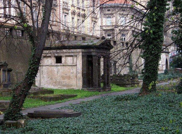 Malostranský hřbitov se veřejnosti otevřel po 15 letech (archivní snímek).