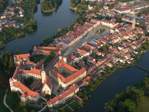Centrem výuky vzdělávacího programu Řemeslná obnova historických staveb bude město Telč.