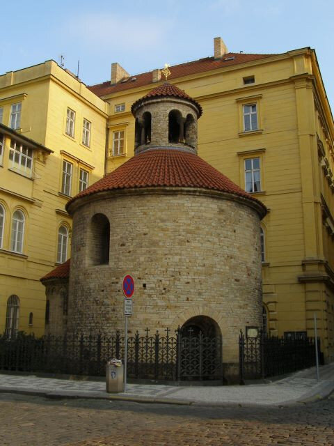 Rotunda Nalezení svatého kříže je jednou ze tří zachovalých rotund v Praze.