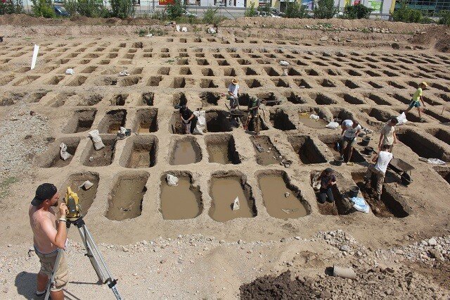 Archeologové na místě očekávají také nálezy z období pravěku i středověku.