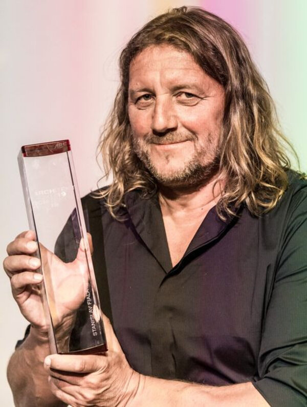 Architekt roku 2019 Stanislav Fiala s cenou