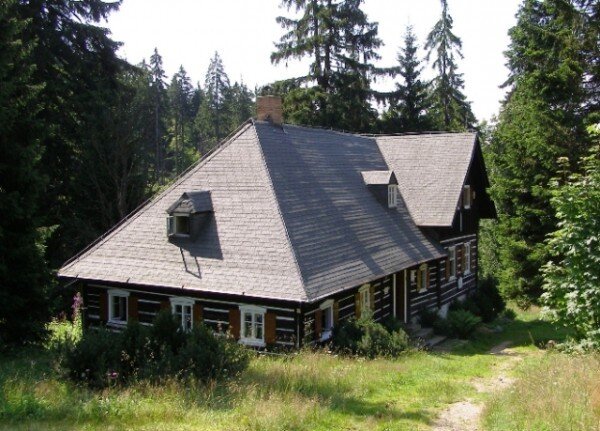V Kristiánově se zachovala pouze takzvaná Liščí bouda, kterou spravuje Muzeum skla a bižuterie v Jablonci nad Nisou. 